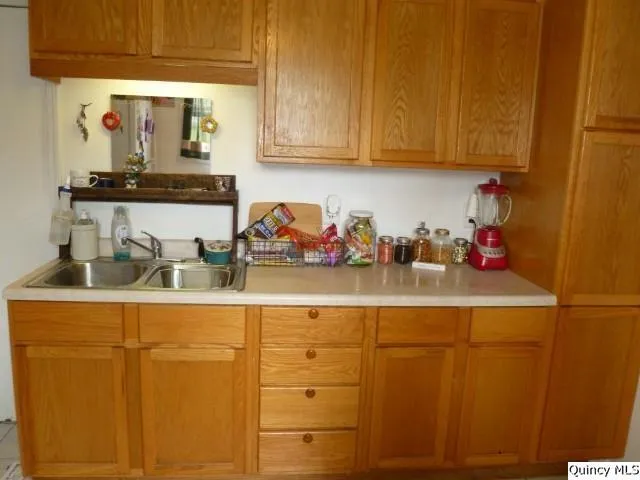 $45,000 | 105 West 3rd Avenue, La Harpe, IL 61450