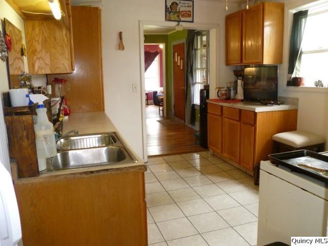 105 West 3rd Avenue La Harpe, IL 61450 - Photo 21 of 36