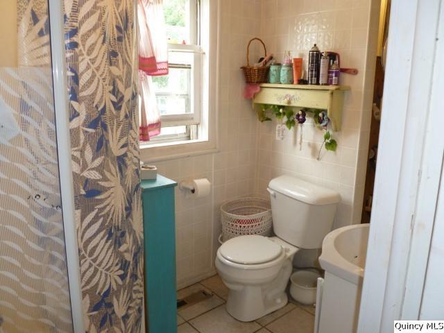 105 West 3rd Avenue La Harpe, IL 61450 - Photo 22 of 36