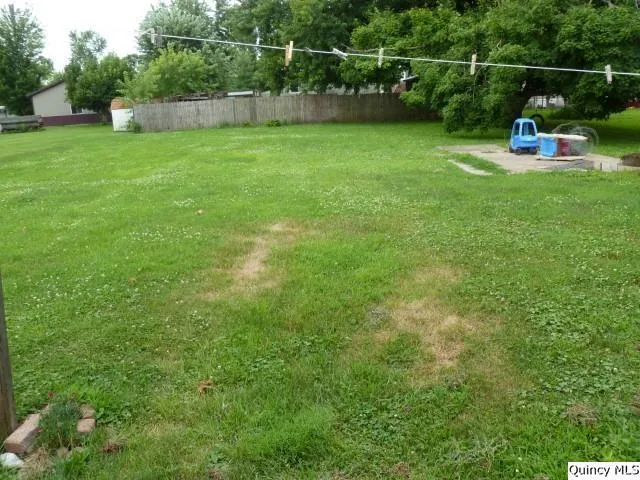 $45,000 | 105 West 3rd Avenue, La Harpe, IL 61450