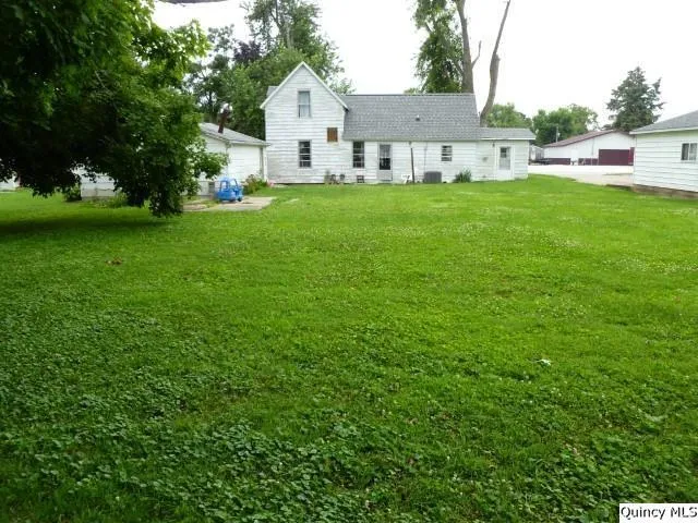 $45,000 | 105 West 3rd Avenue, La Harpe, IL 61450