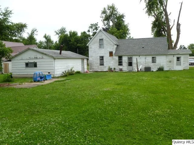 $45,000 | 105 West 3rd Avenue, La Harpe, IL 61450