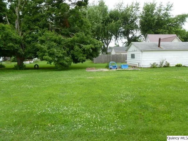 $45,000 | 105 West 3rd Avenue, La Harpe, IL 61450