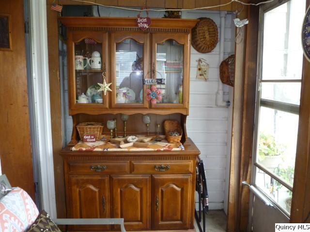 105 West 3rd Avenue La Harpe, IL 61450 - Photo 4 of 36