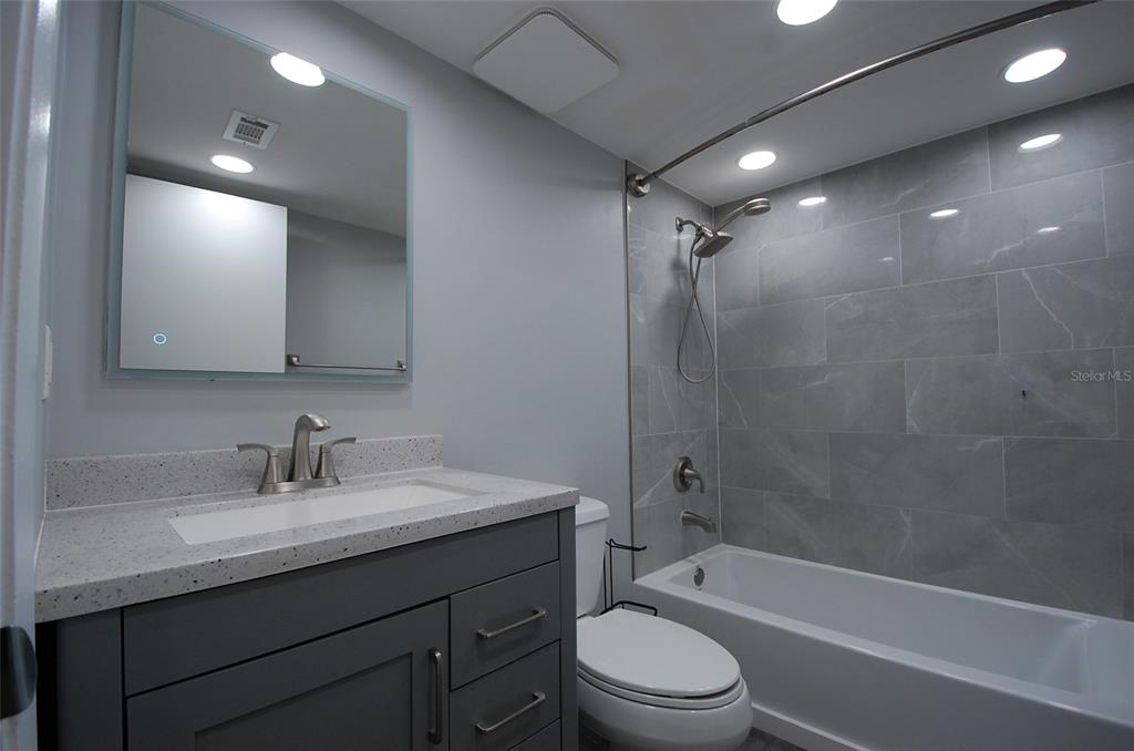 1258 Pine Ridge Circle West, Unit E2 Tarpon Springs, FL 34688 - Photo 15 of 28