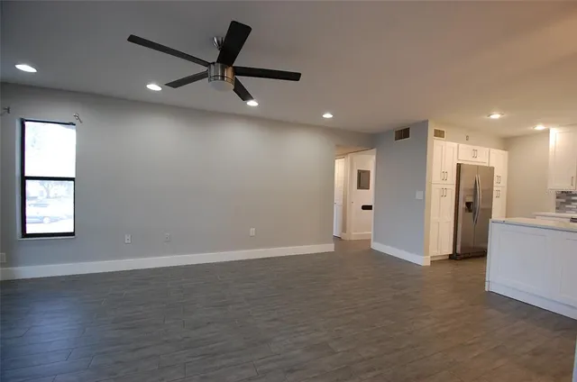 $1,800 | 1258 Pine Ridge Circle West, Unit E2, Tarpon Springs, FL 34688