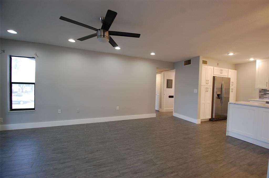 1258 Pine Ridge Circle West, Unit E2 Tarpon Springs, FL 34688 - Photo 2 of 28