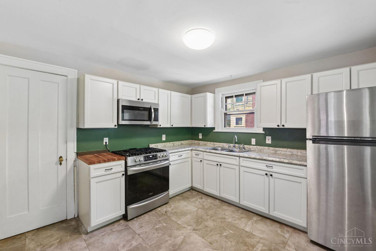 4568 Innes Avenue Cincinnati, OH 45223 - Photo 13 of 40