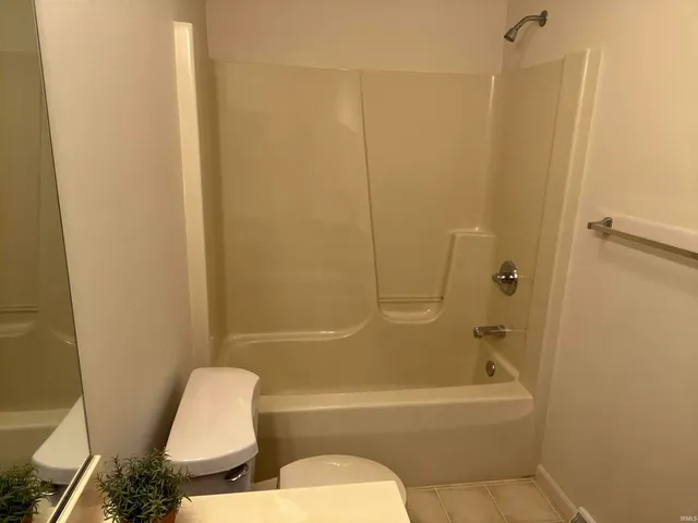 $195,000 | 1666 Edgebrooke Court, Goshen, IN 46528