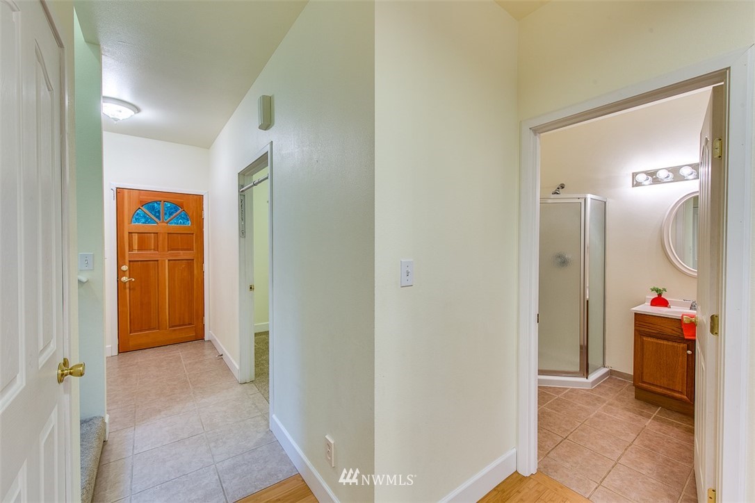 26153 Miller Bay Road Northeast Kingston, WA 98346 - Photo 7 of 25 Gallery Image 7