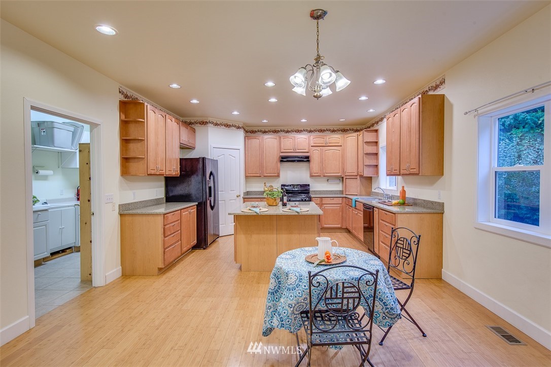 26153 Miller Bay Road Northeast Kingston, WA 98346 - Photo 9 of 25 Gallery Image 9