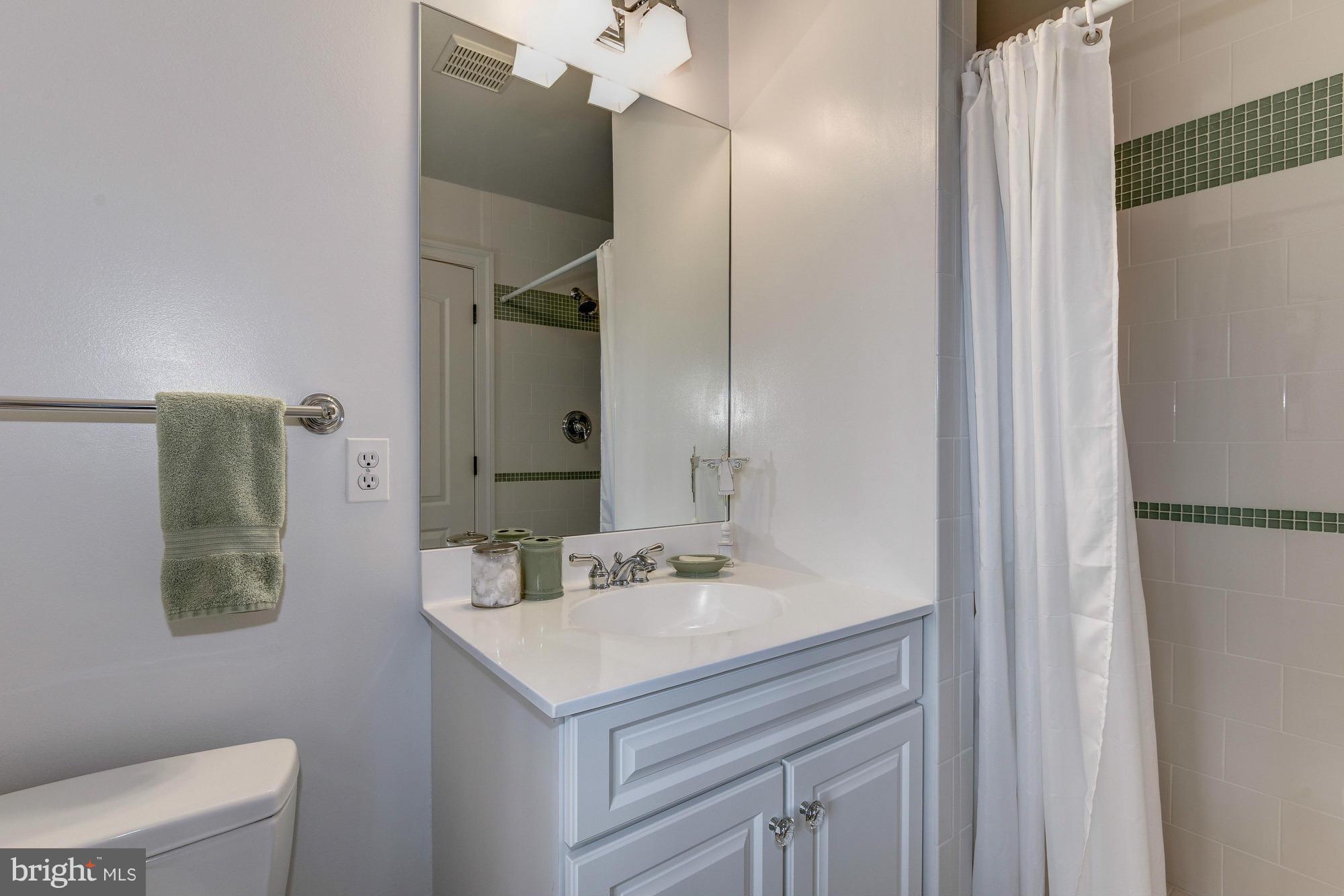 14511 Carrolton Road Rockville, MD 20853 - Photo 18 of 30 Guest Bath