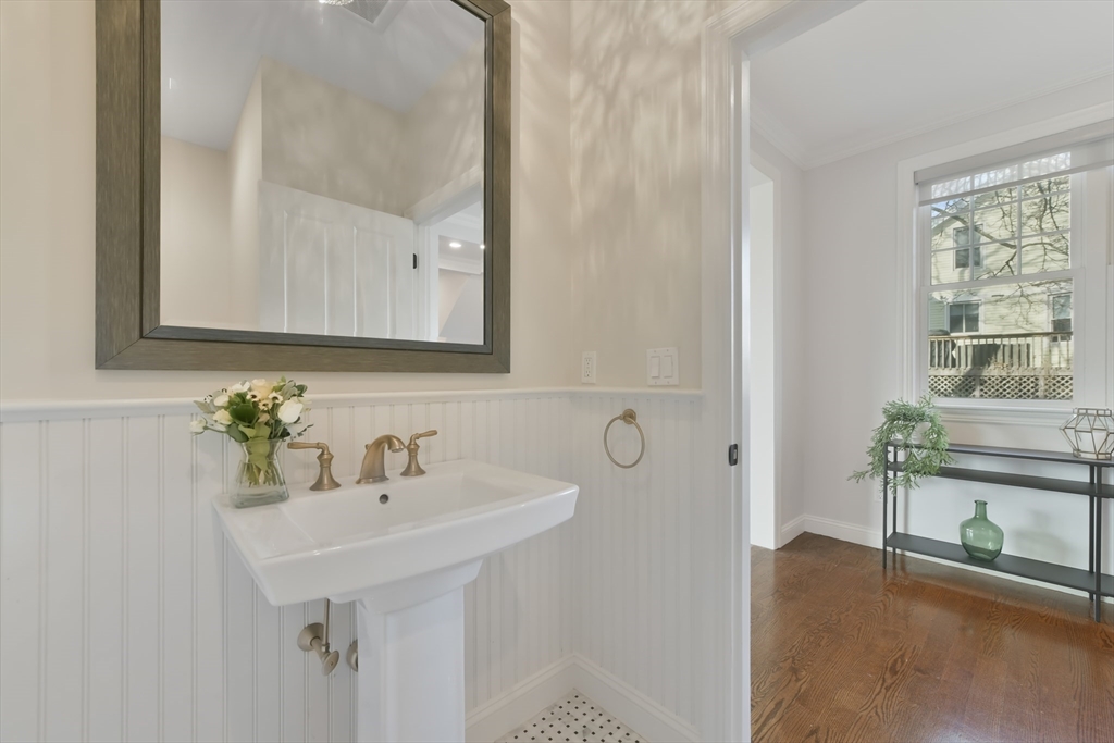 26 Crescent Road, Unit 1 Needham, MA 02494 - Photo 12 of 38