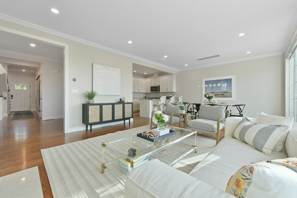 26 Crescent Road, Unit 1 Needham, MA 02494 - Photo 5 of 38