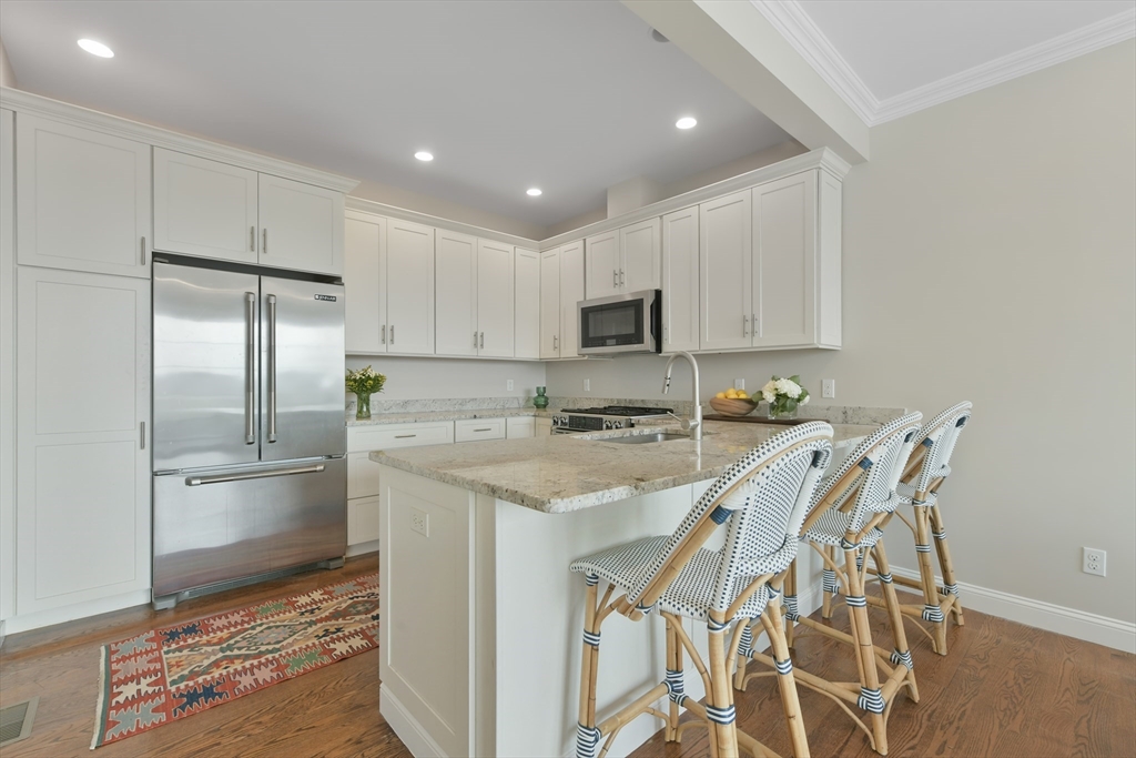 26 Crescent Road, Unit 1 Needham, MA 02494 - Photo 7 of 38