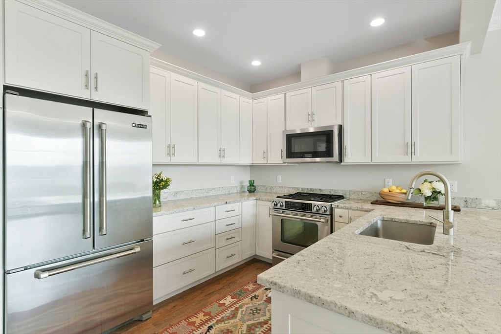 26 Crescent Road, Unit 1 Needham, MA 02494 - Photo 8 of 38