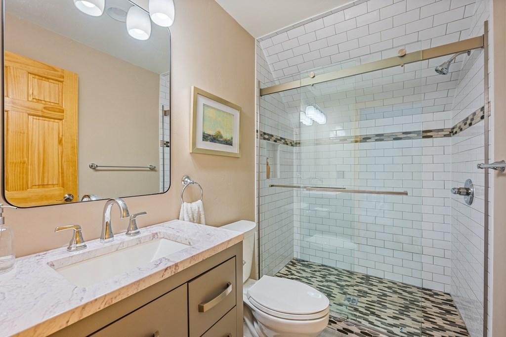 6027 Lady Slipper Road Sturgeon Bay, WI 54235 - Photo 14 of 60