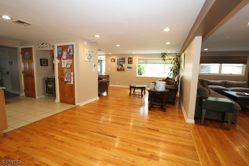 7 Stuart Street Waldwick, NJ 07463 - Photo 22 of 49