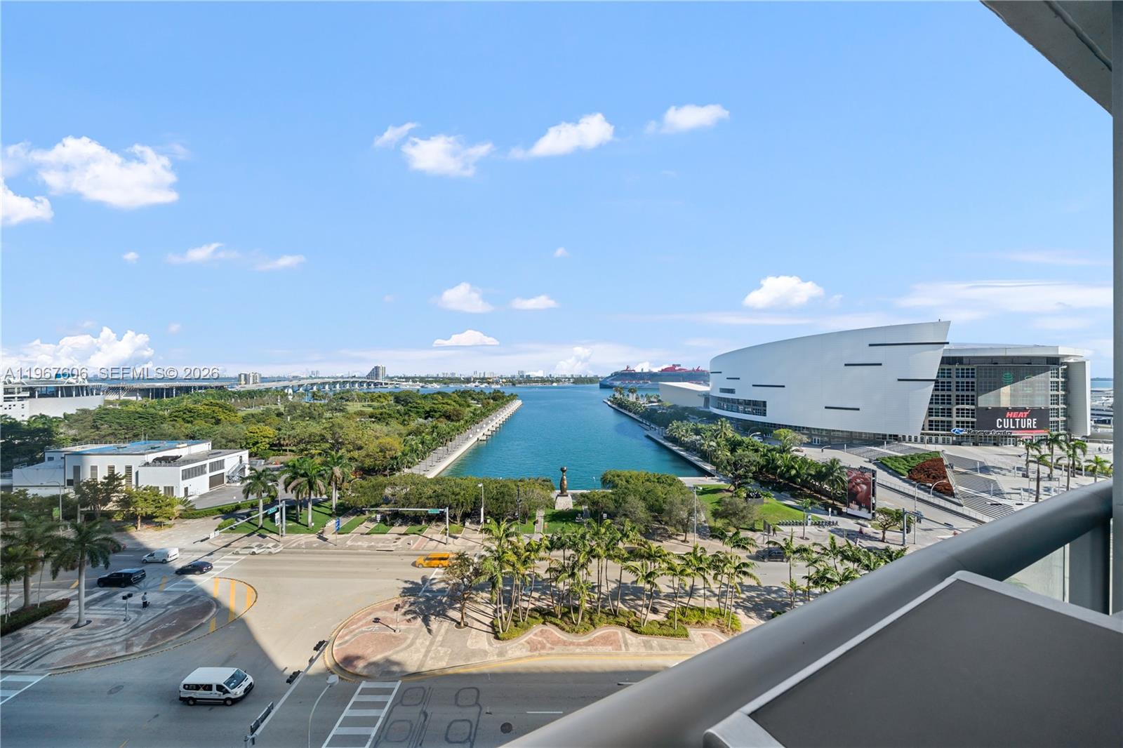 888 Biscayne Boulevard, Unit 910 Miami, FL 33132 - Photo 4 of 18