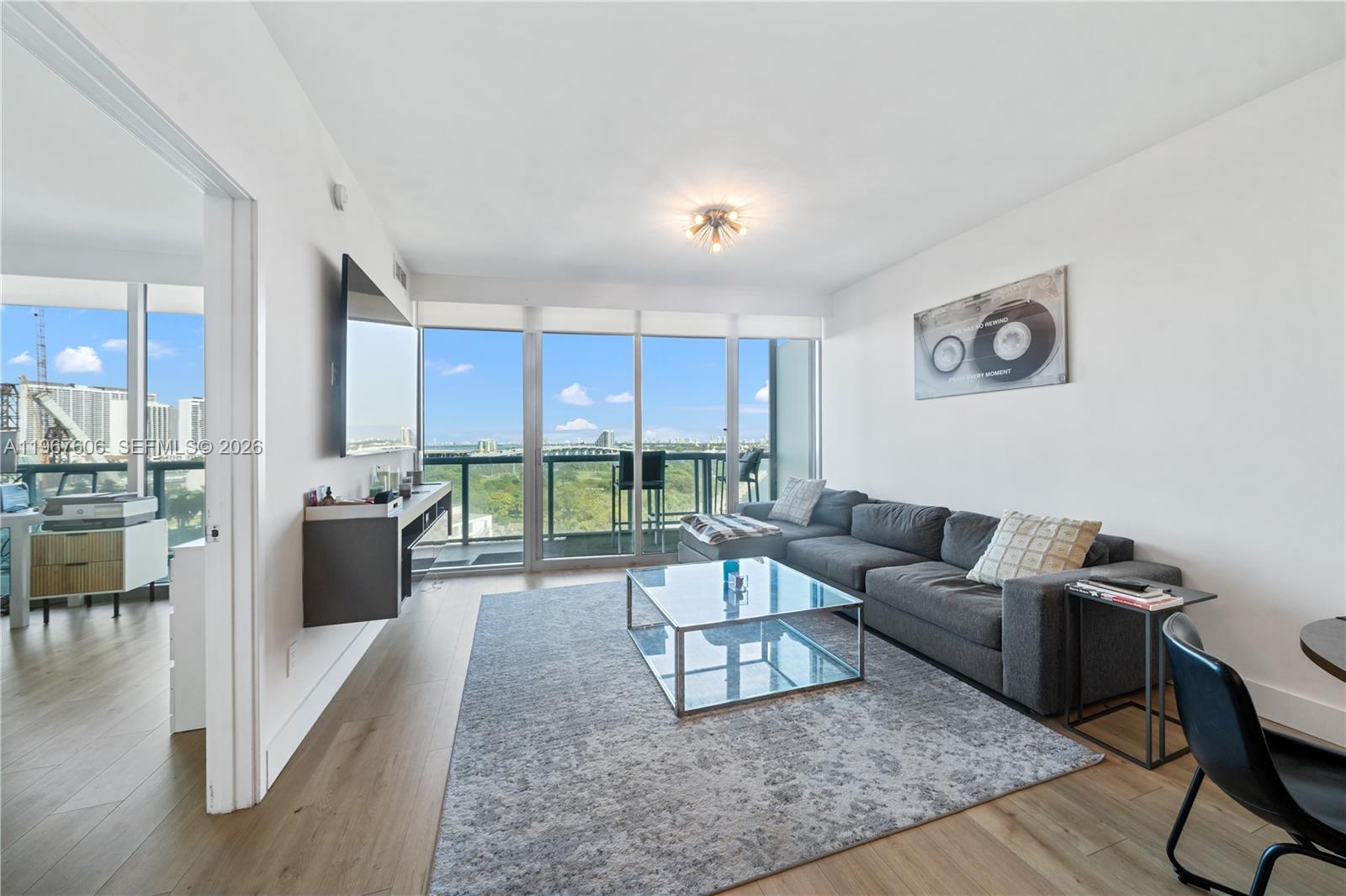 888 Biscayne Boulevard, Unit 910 Miami, FL 33132 - Photo 9 of 18