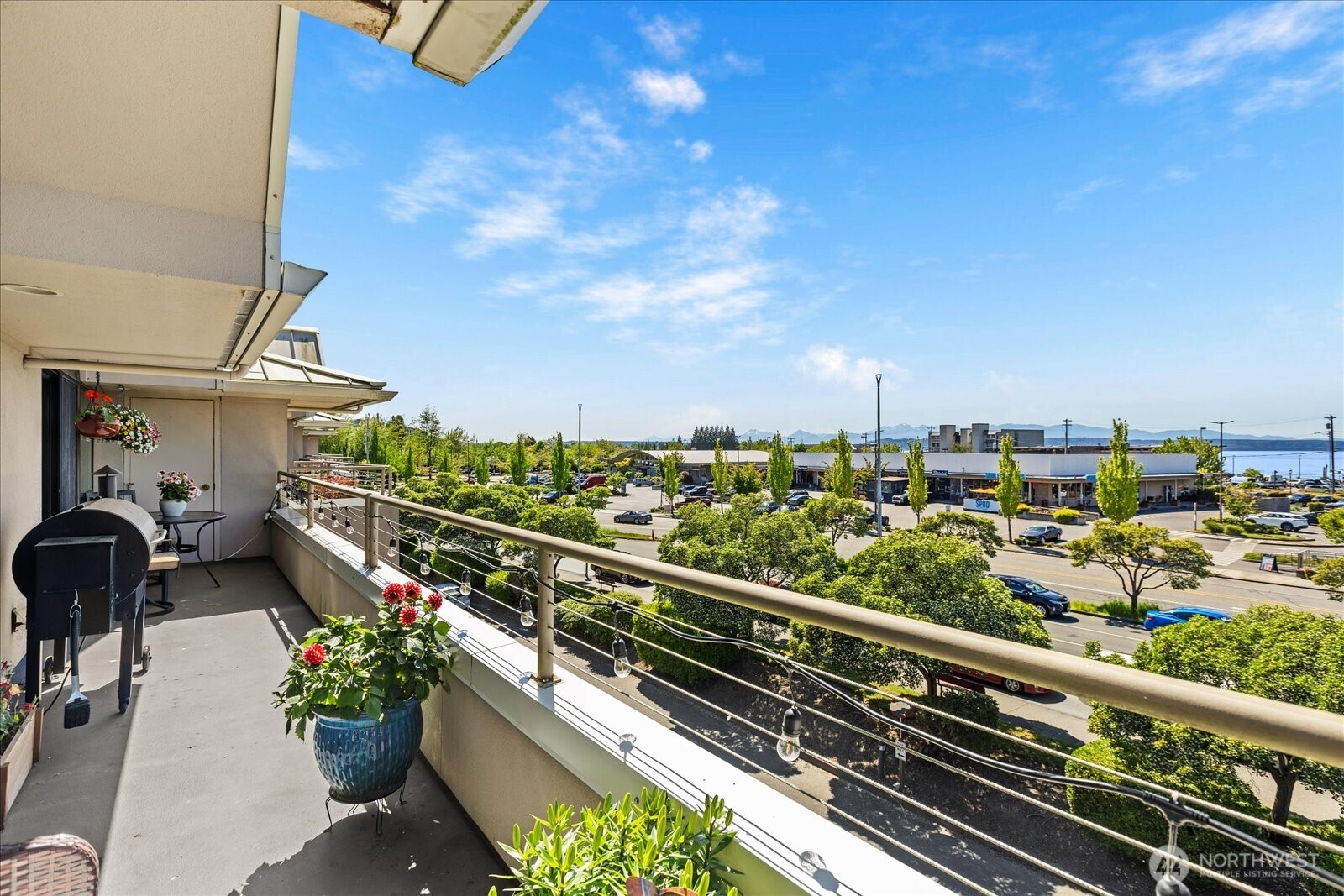 110 James Street, Unit 302 Edmonds, WA 98020 - Photo 26 of 34