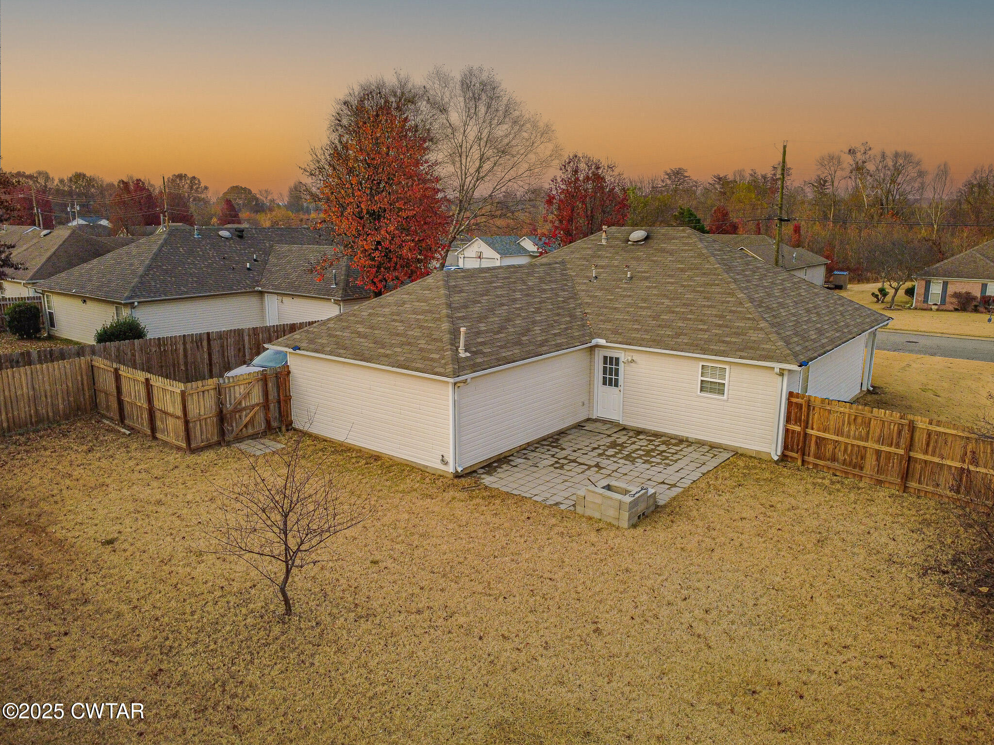 88 Rooker Drive Jackson, TN 38305 - Photo 18 of 20 a view of a terrace with a bench