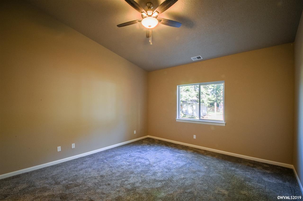 950 Southwest Bryson Street Dallas, OR 97338 - Photo 14 of 28 Gallery Image 14