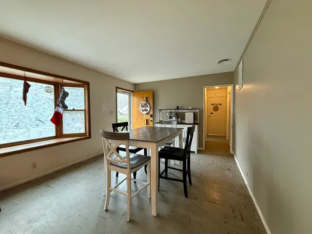 $179,000 | 301 South Walnut Street, Clinton, IL 61727