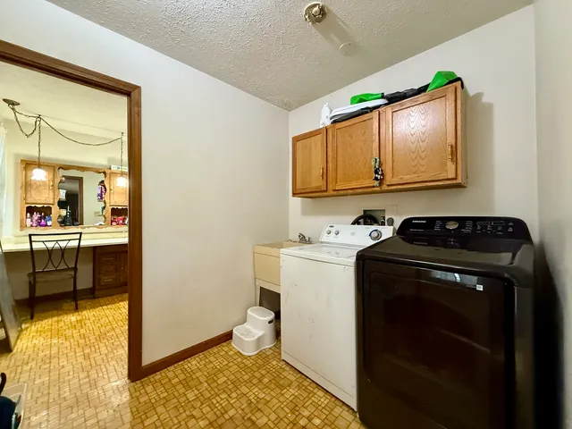 $179,000 | 301 South Walnut Street, Clinton, IL 61727