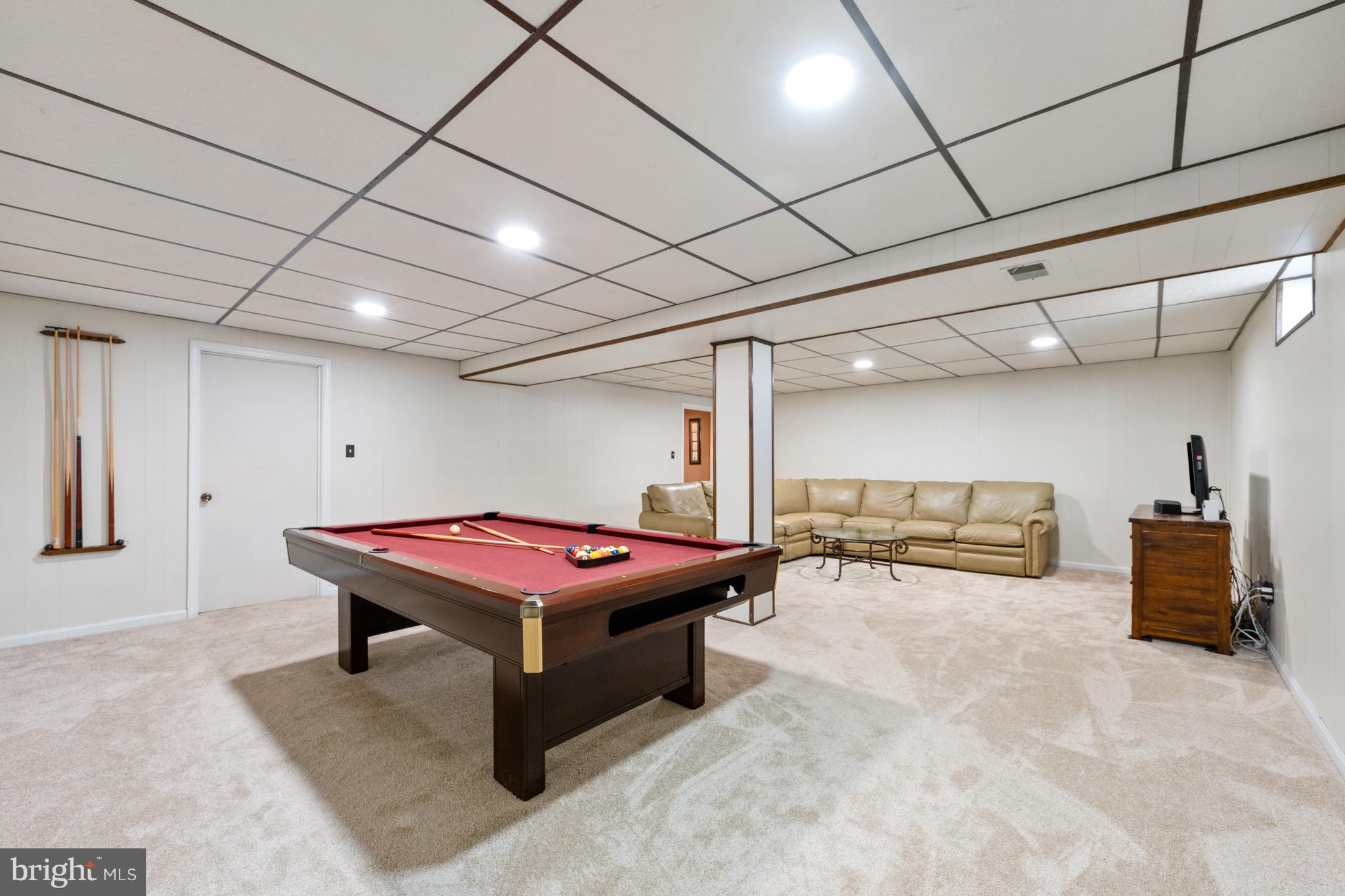 4401 Cub Run Road Chantilly, VA 20151 - Photo 37 of 60 a room with furniture and pool table
