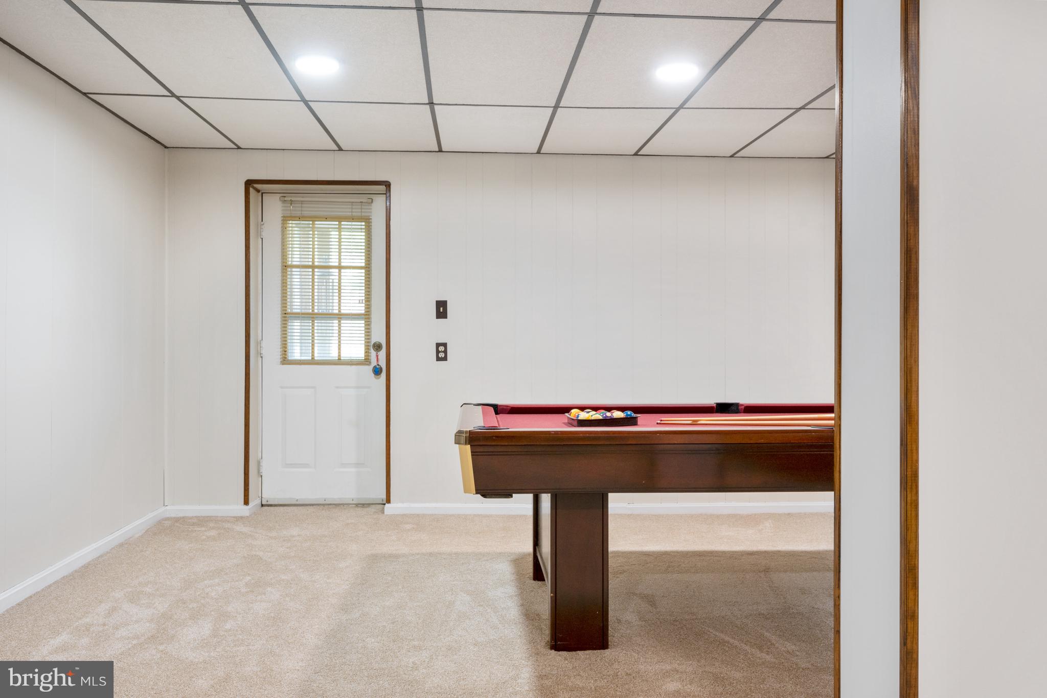 4401 Cub Run Road Chantilly, VA 20151 - Photo 39 of 60 a room with furniture