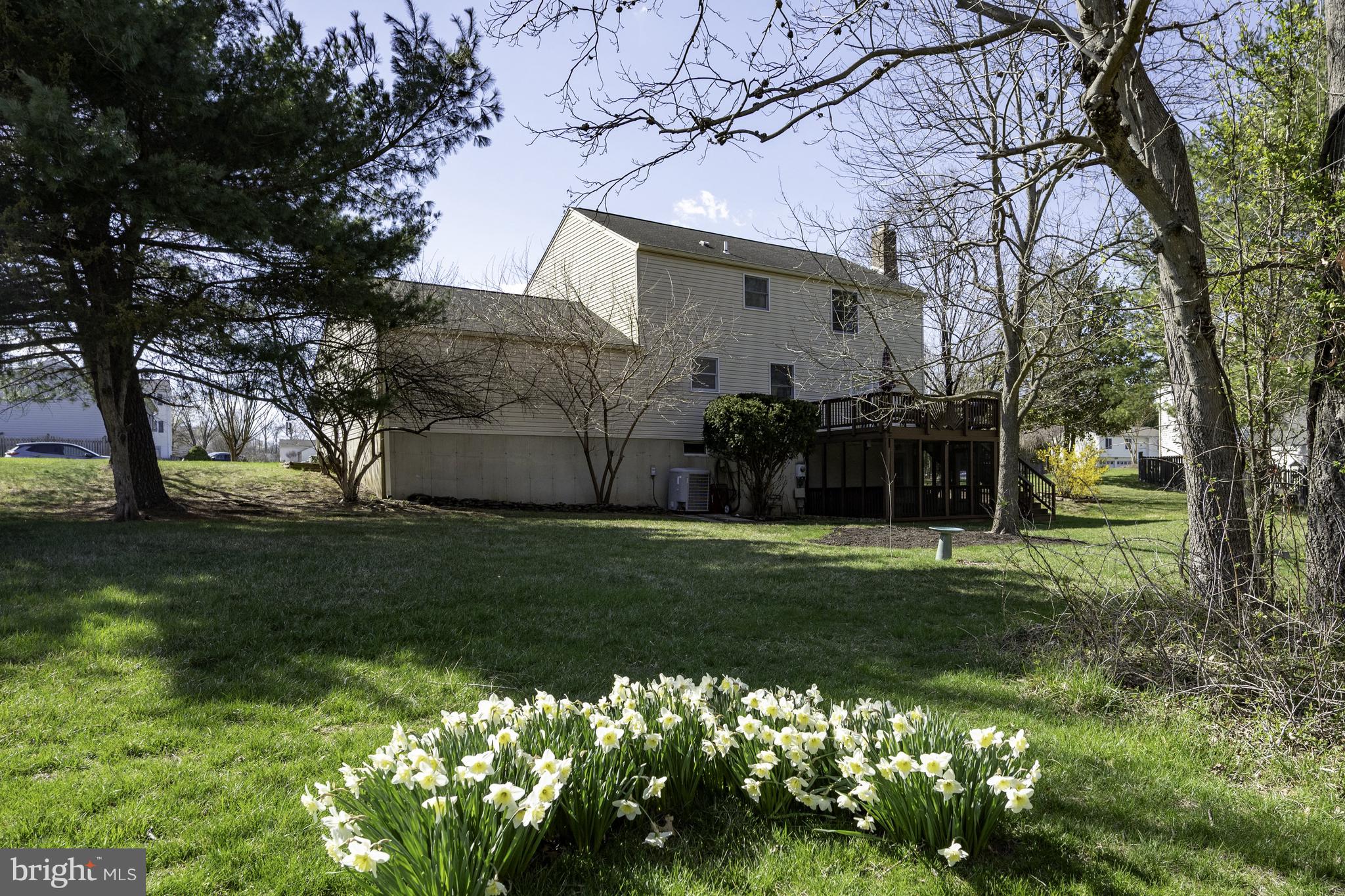 4401 Cub Run Road Chantilly, VA 20151 - Photo 9 of 60 a view of a house with a garden