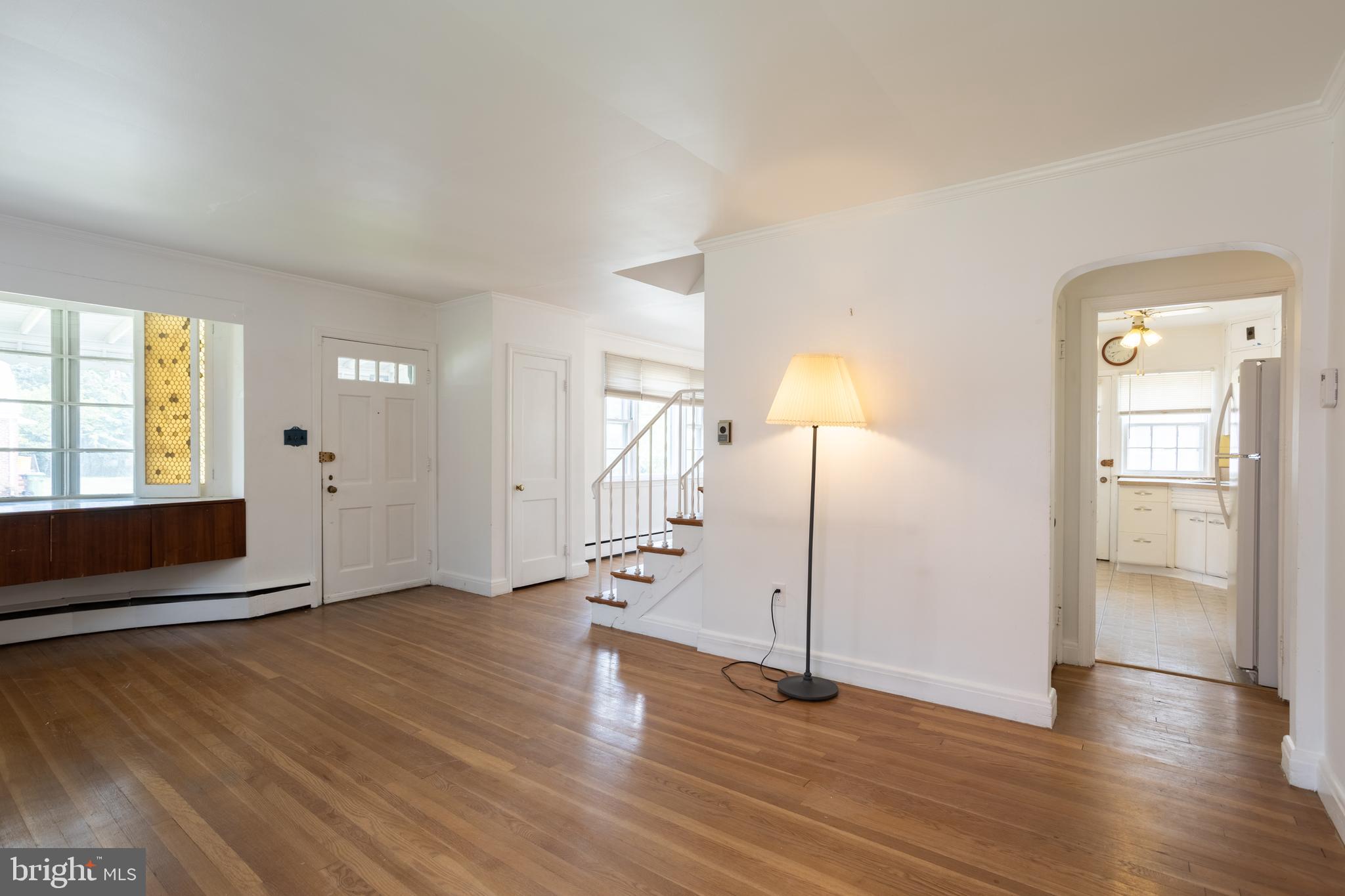 3211 Shelburne Road Baltimore, MD 21208 - Photo 16 of 34 Living Room