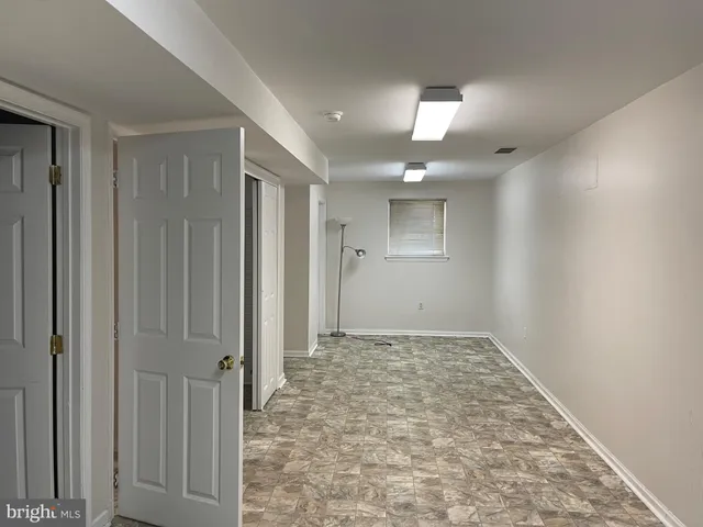 $2,200 | 33 Versailles Court, Newark, DE 19702