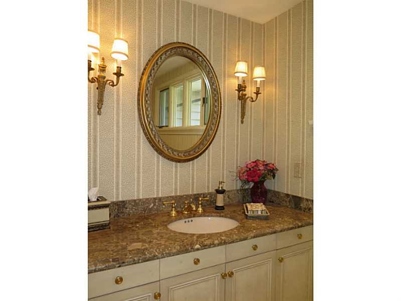 125 Hartshorn Road Providence, RI 02906 - Photo 13 of 25 Bathroom. Powder Room