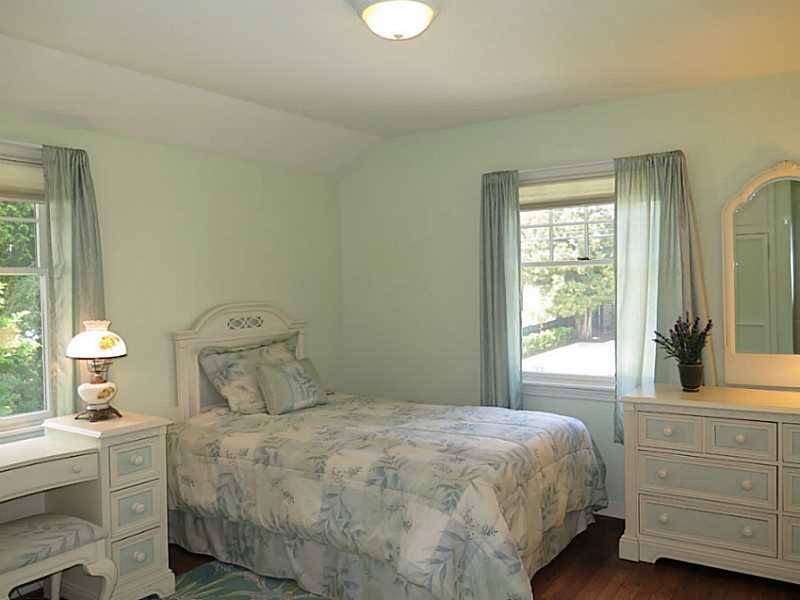 125 Hartshorn Road Providence, RI 02906 - Photo 21 of 25 Bedroom.