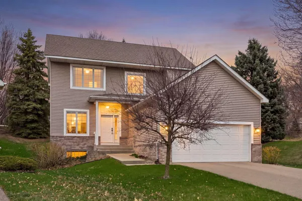 $409,900 | 4637 Aspen Ridge Circle, Eagan, MN 55122