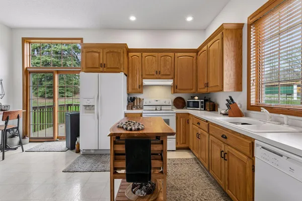 $409,900 | 4637 Aspen Ridge Circle, Eagan, MN 55122