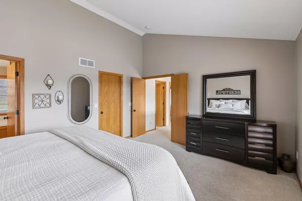 $409,900 | 4637 Aspen Ridge Circle, Eagan, MN 55122
