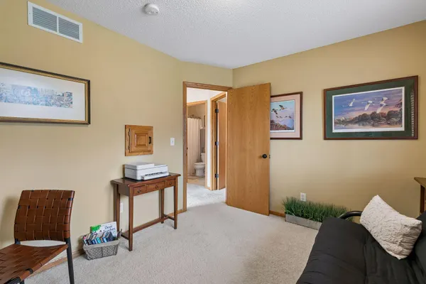 $409,900 | 4637 Aspen Ridge Circle, Eagan, MN 55122