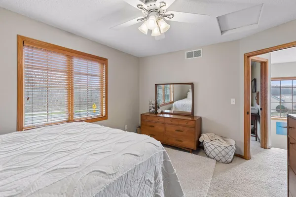 $409,900 | 4637 Aspen Ridge Circle, Eagan, MN 55122