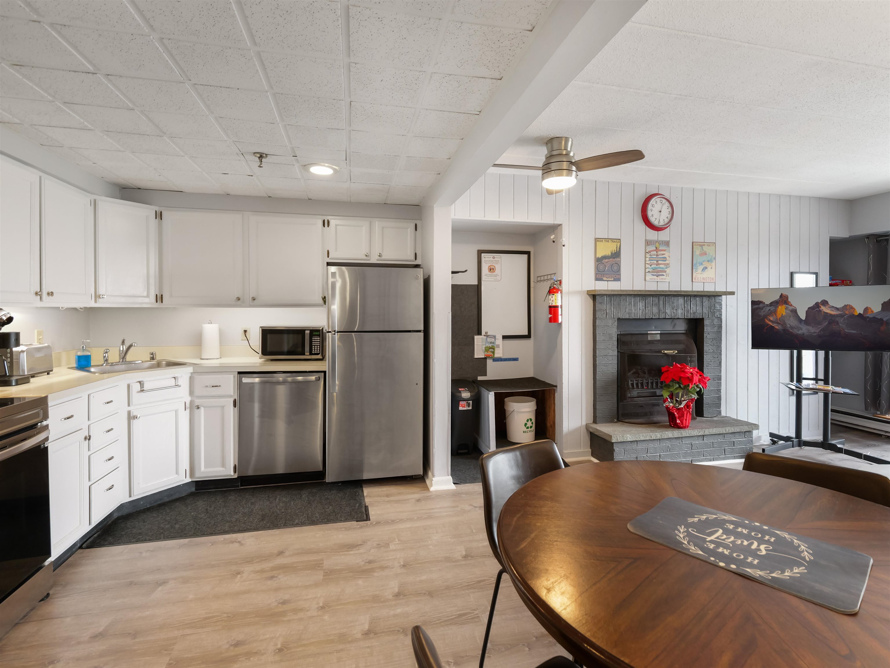 137 East Mountain Road, Unit 2D8 Killington, VT 05751 - Photo 4 of 39 Gallery Image 4