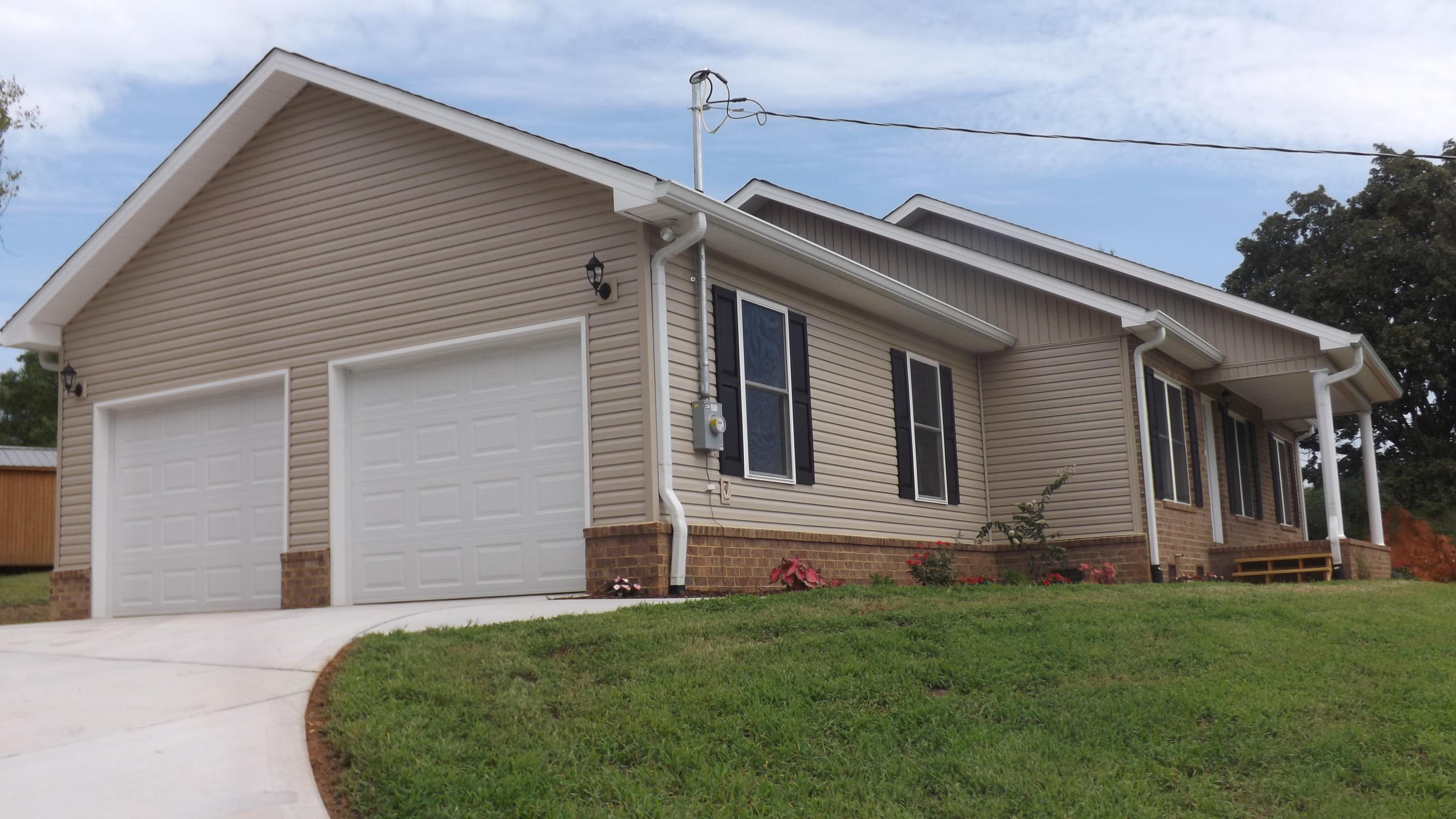 7210 Loudon Ridge Road Lenoir City, TN 37771 - Photo 2 of 24 Garage View