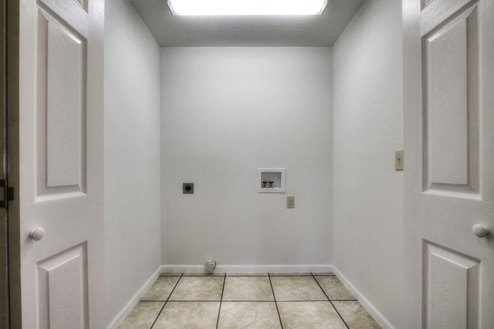 7210 Loudon Ridge Road Lenoir City, TN 37771 - Photo 18 of 24 Laundry Room