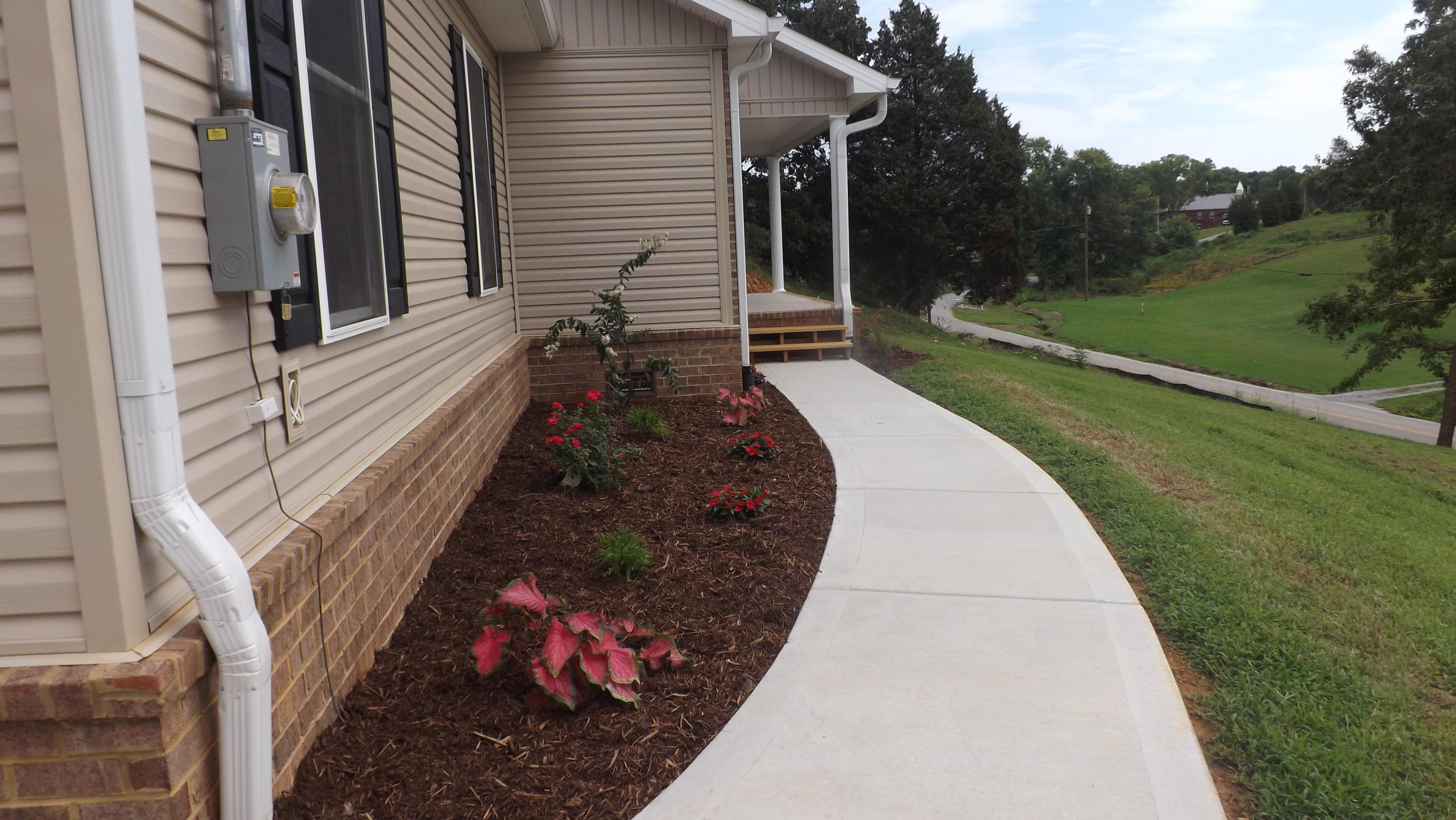 7210 Loudon Ridge Road Lenoir City, TN 37771 - Photo 22 of 24 Professional Landscaped