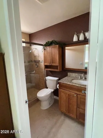 $2,200 | 15821 North 9th Place, Phoenix, AZ 85022