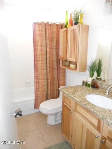 $2,200 | 15821 North 9th Place, Phoenix, AZ 85022