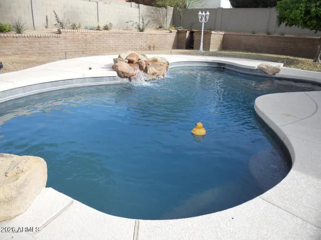 $2,200 | 15821 North 9th Place, Phoenix, AZ 85022