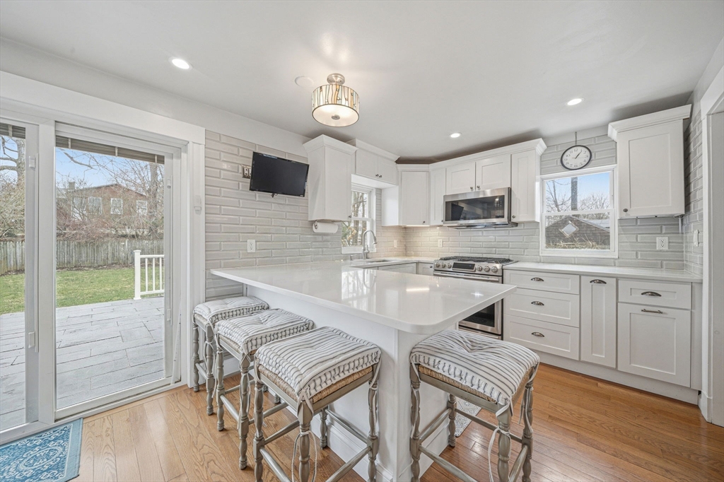 26 Wingate Road Weymouth, MA 02189 - Photo 7 of 39