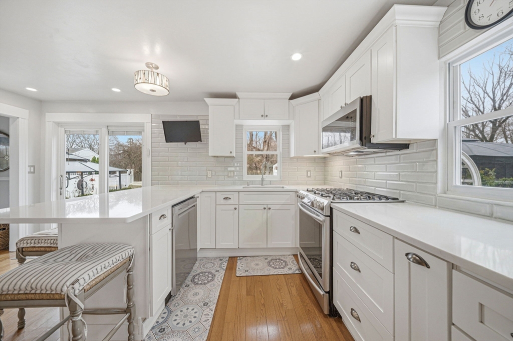 26 Wingate Road Weymouth, MA 02189 - Photo 8 of 39